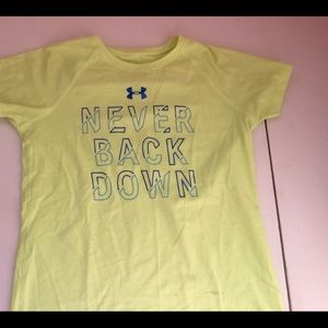 Under armor kids medium shirt
